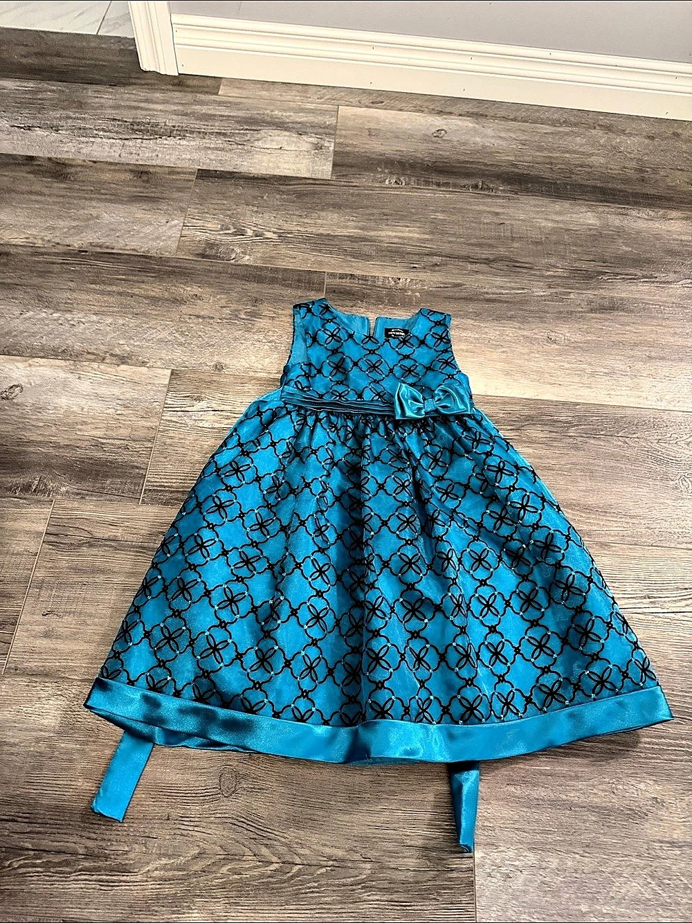 Newberry Girls Size 7/8 Blue Geometric Dress Like New